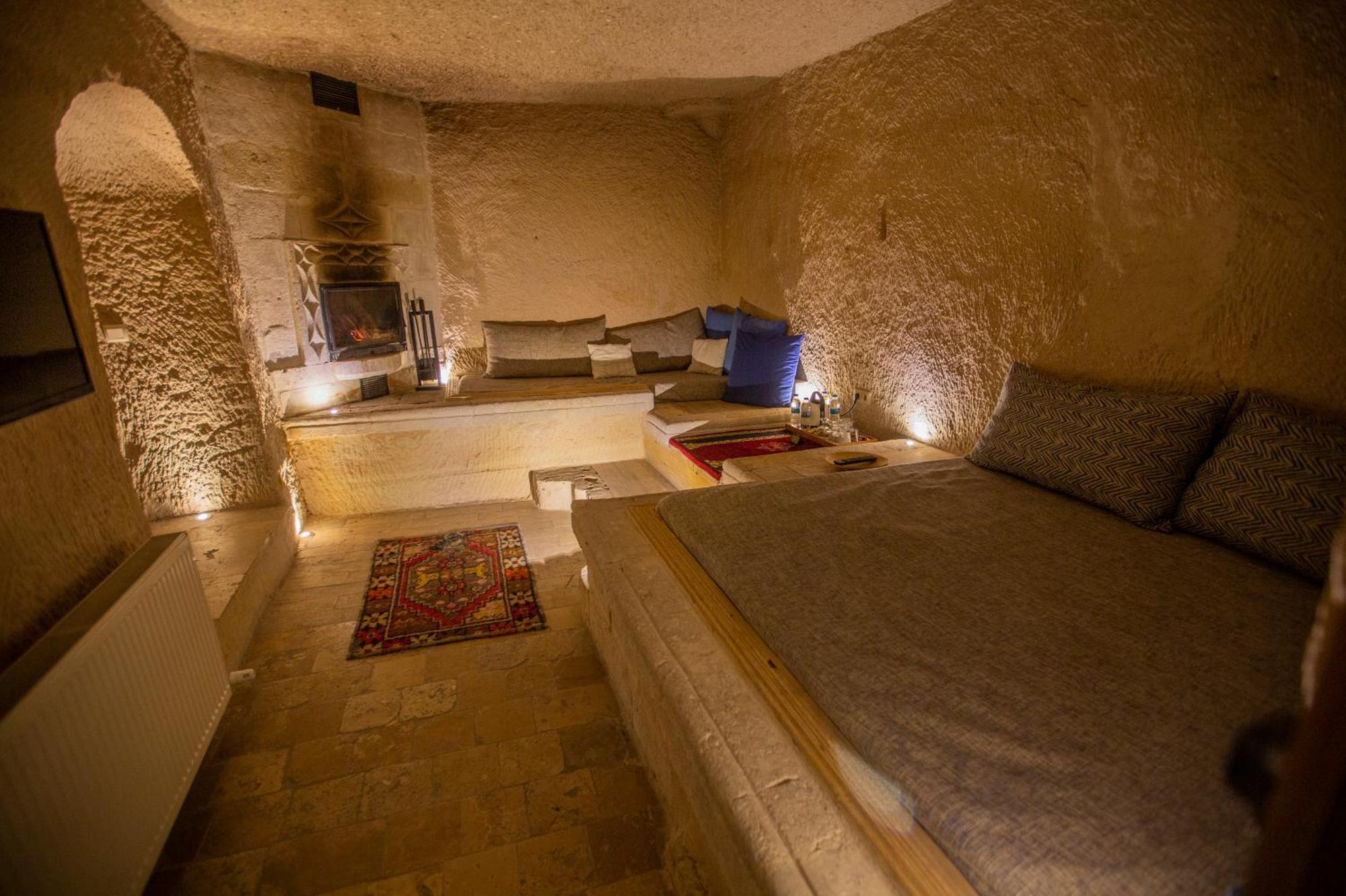 Azure Cave - Cappadocia מלון