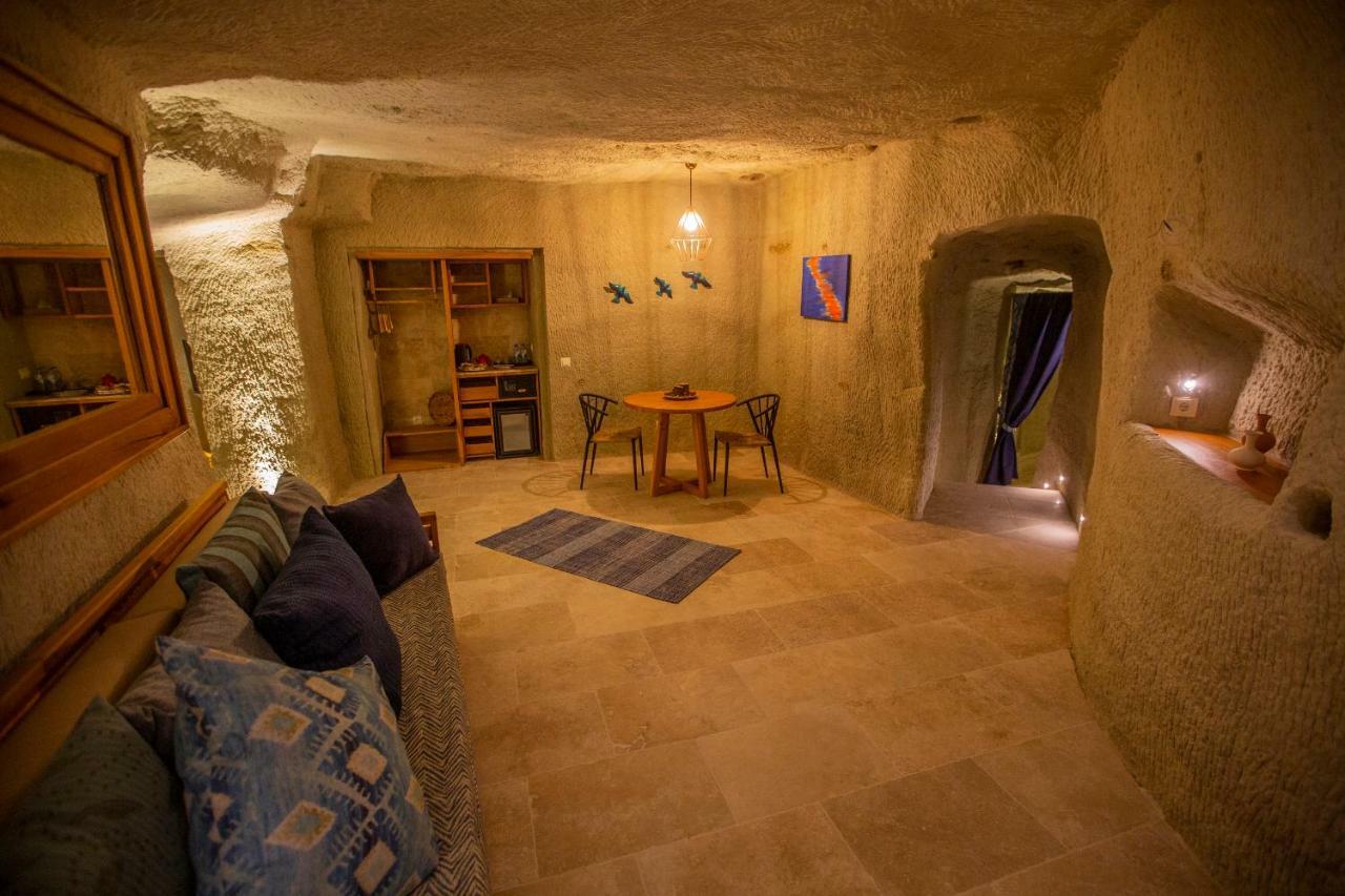 Azure Cave - Cappadocia 2*
