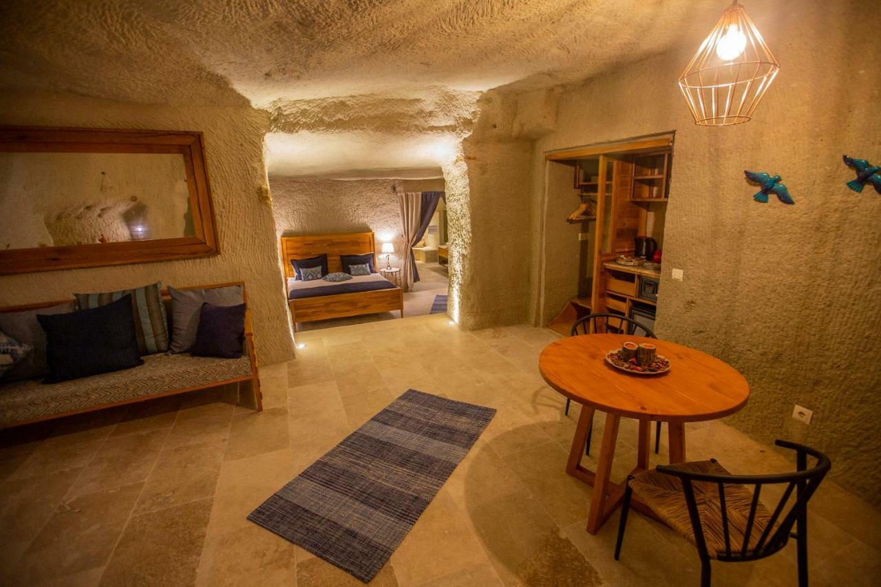 Azure Cave Hotel 2*